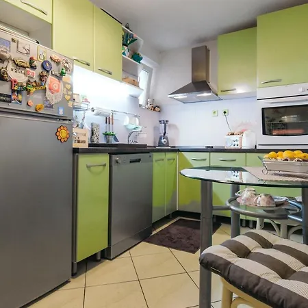 Modern In The Heart Of With Private Garden * ספליט