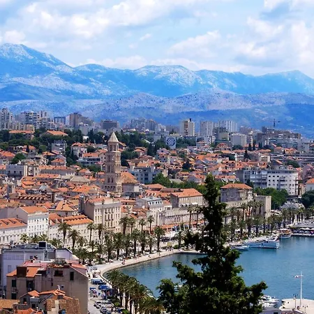 Modern In The Heart Of With Private Garden Apartamento Split