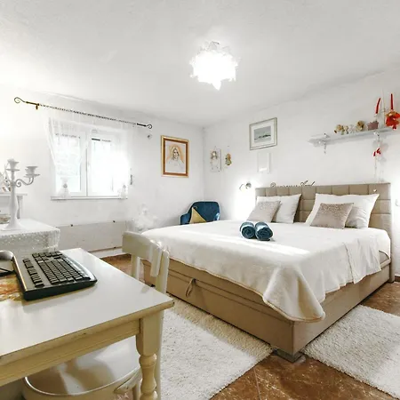 Modern In The Heart Of With Private Garden